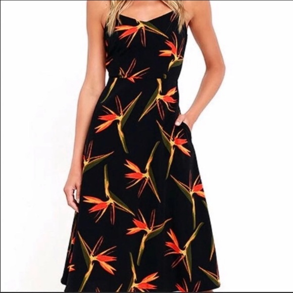 Lace up Lulu’s dress with pockets - Picture 2 of 4